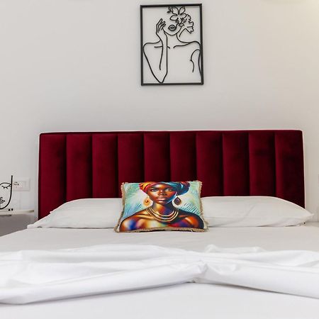 Al Mare Rooms Sarandë Esterno foto