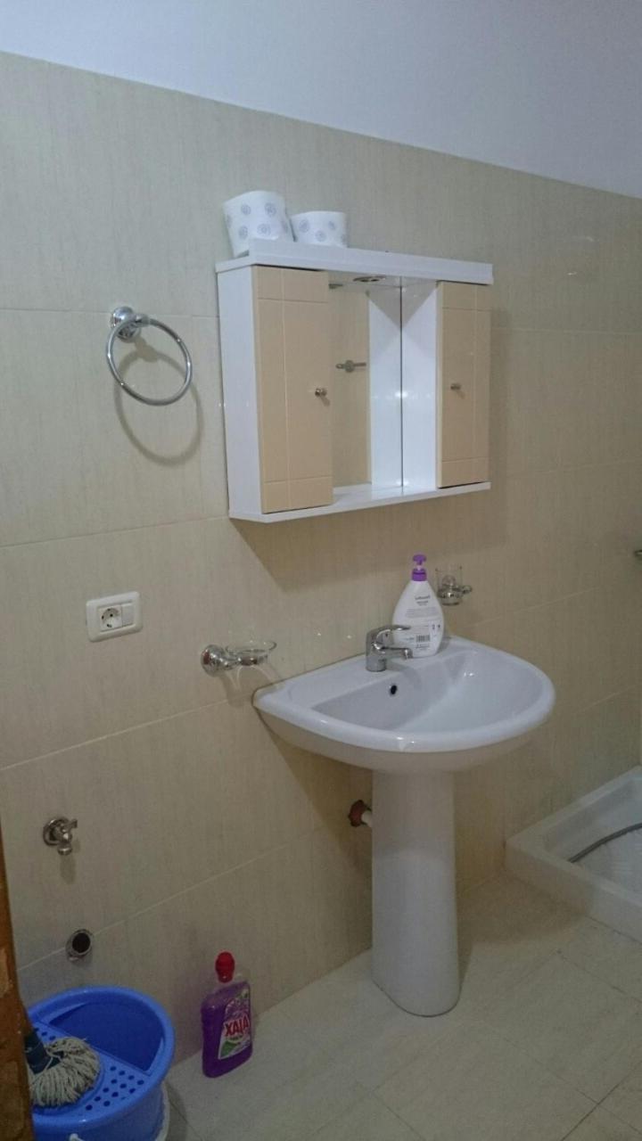 Al Mare Rooms Sarandë Esterno foto
