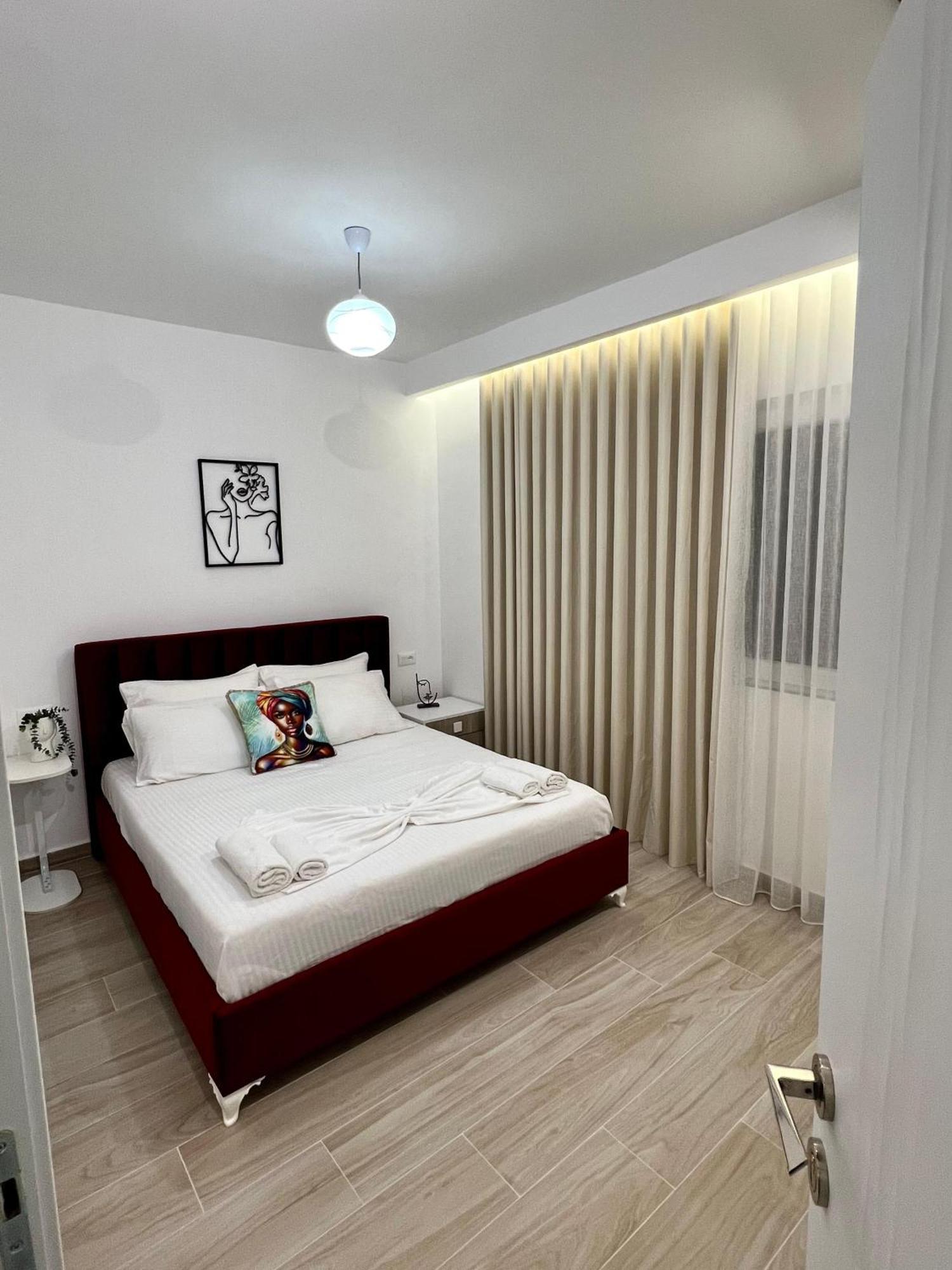 Al Mare Rooms Sarandë Esterno foto