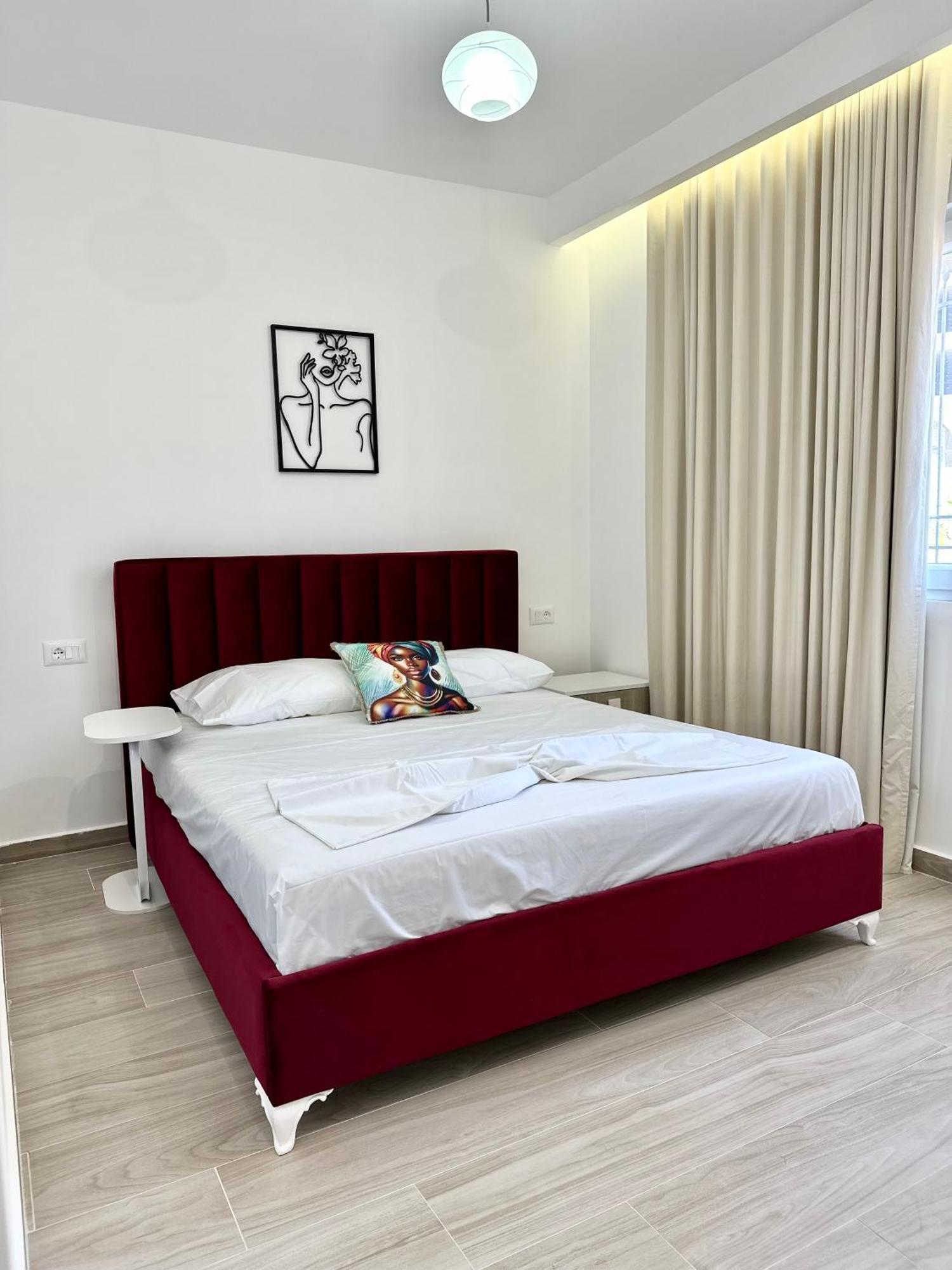 Al Mare Rooms Sarandë Esterno foto