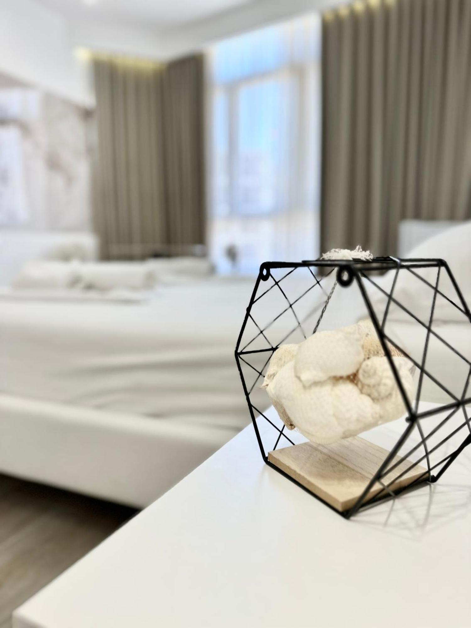 Al Mare Rooms Sarandë Esterno foto