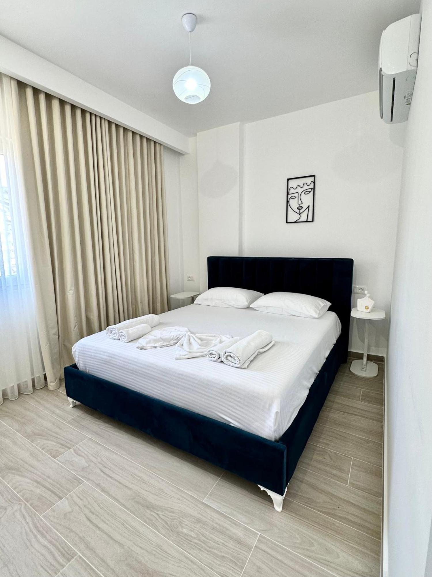 Al Mare Rooms Sarandë Esterno foto