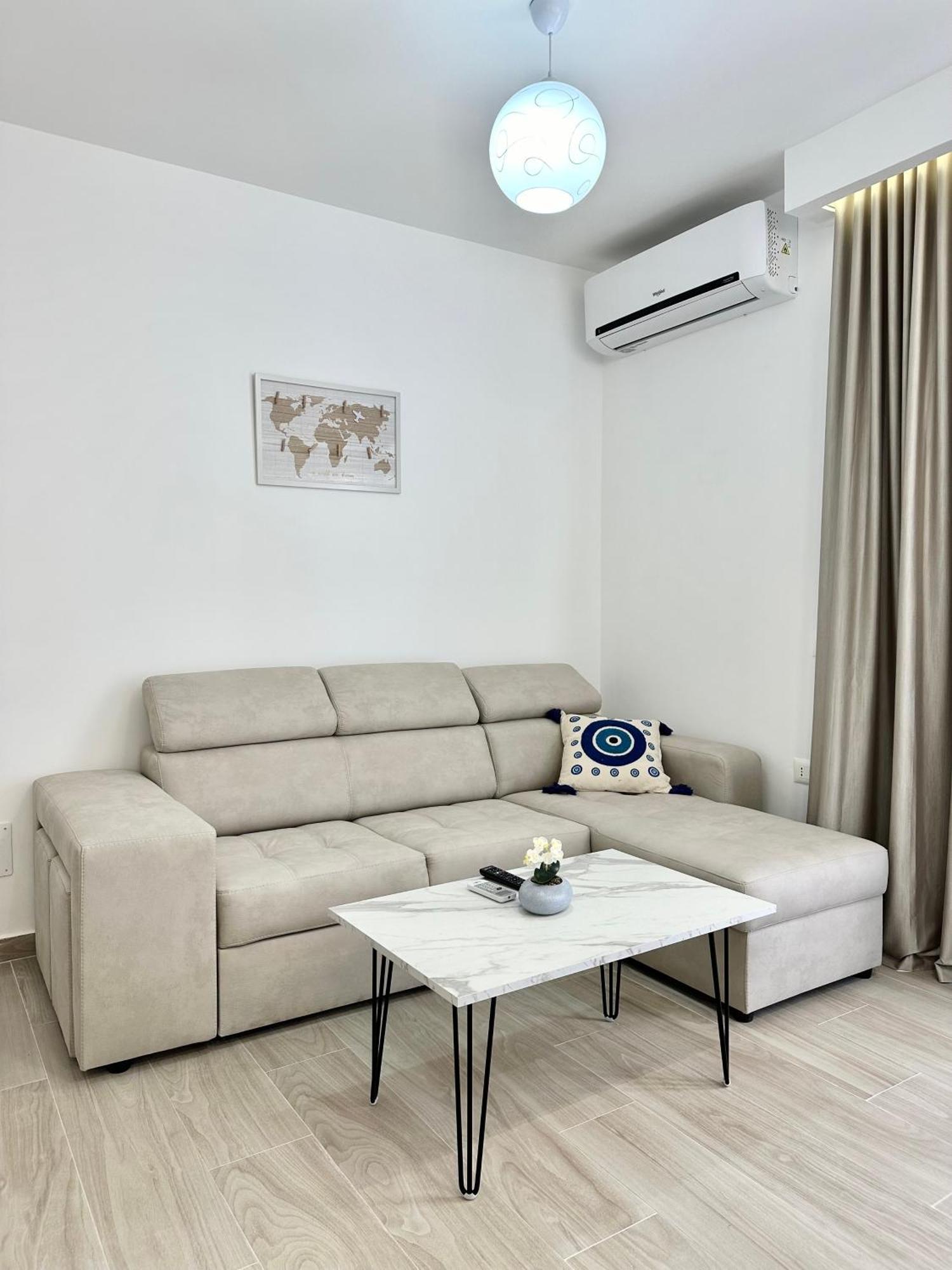 Al Mare Rooms Sarandë Esterno foto