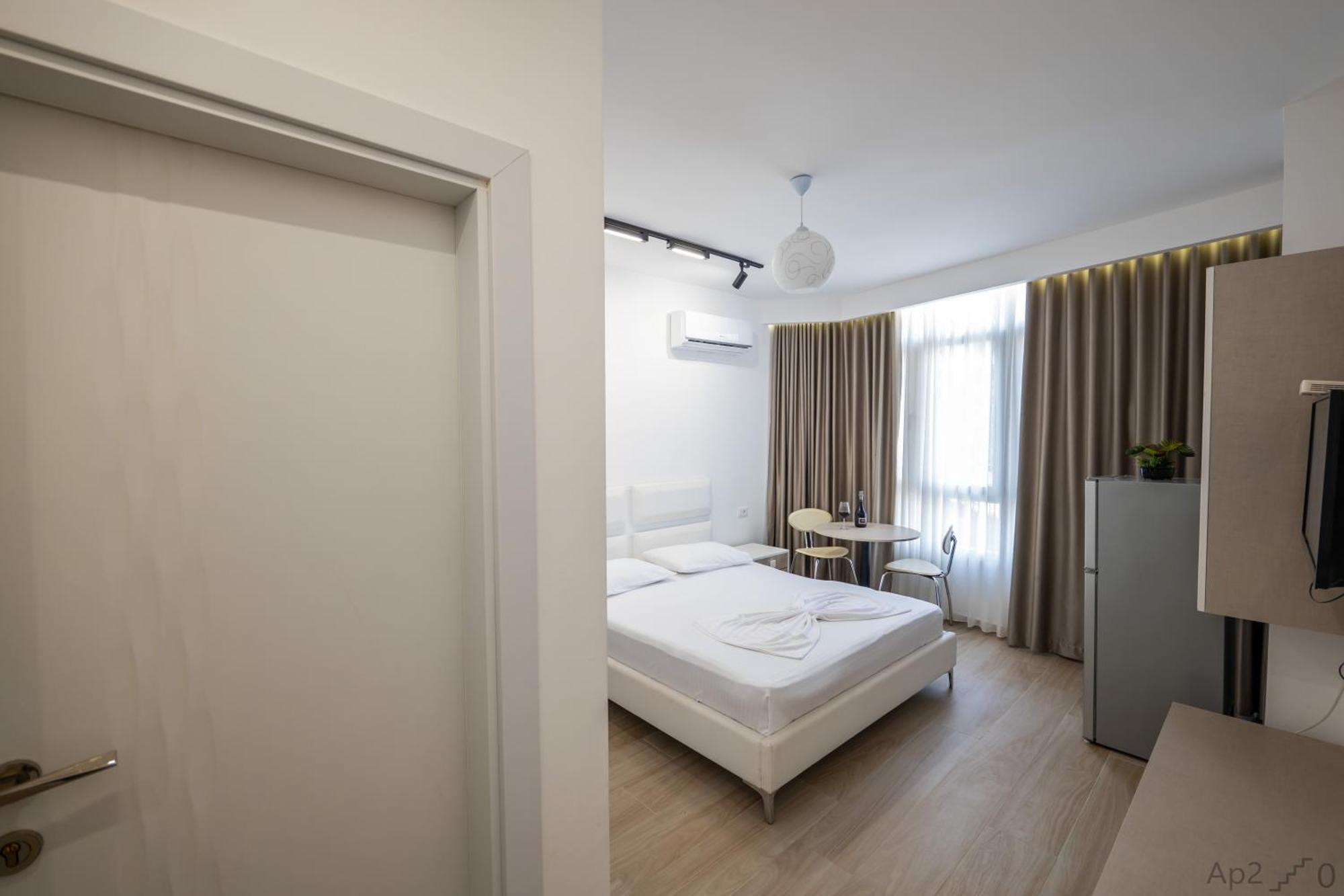 Al Mare Rooms Sarandë Esterno foto