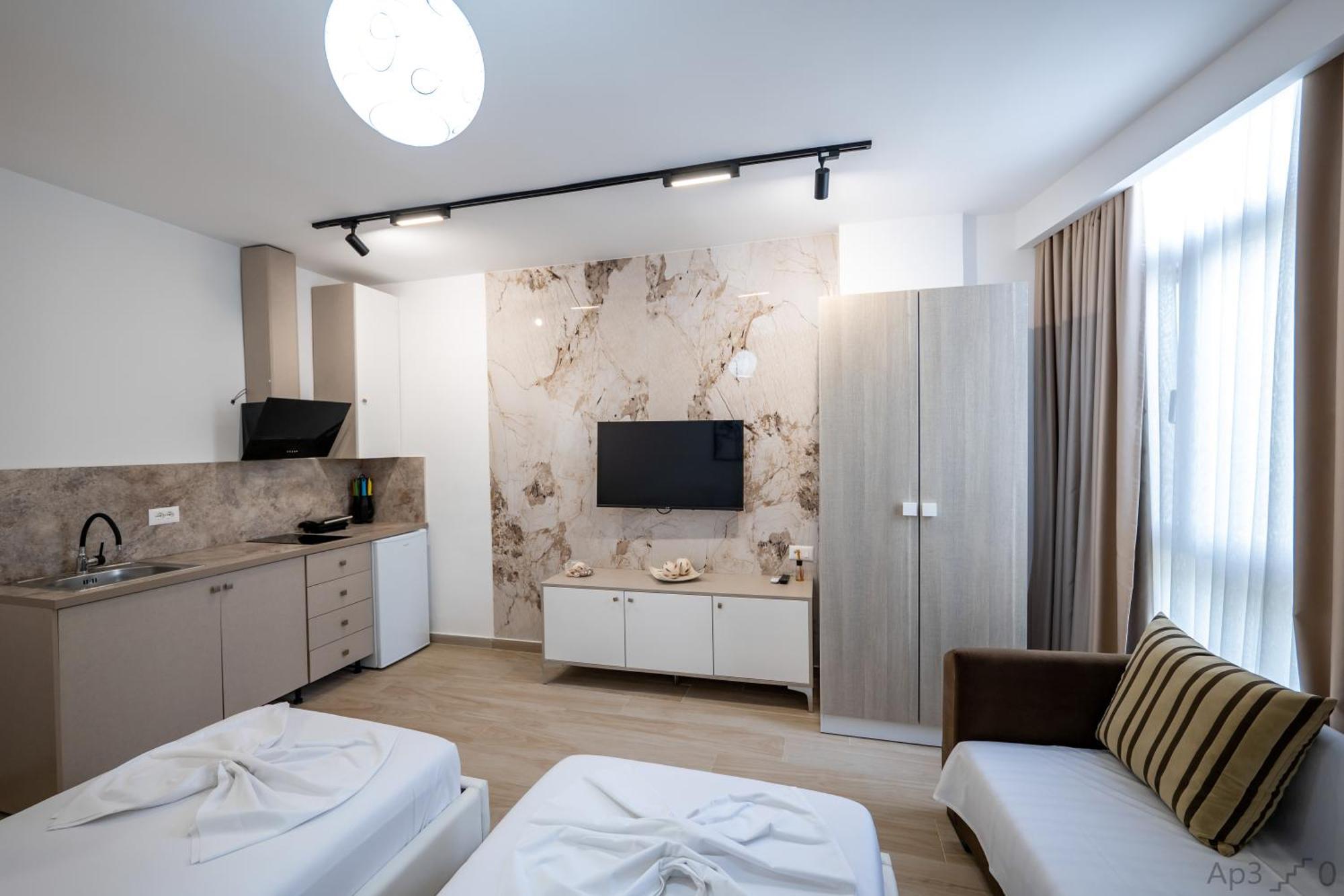 Al Mare Rooms Sarandë Esterno foto