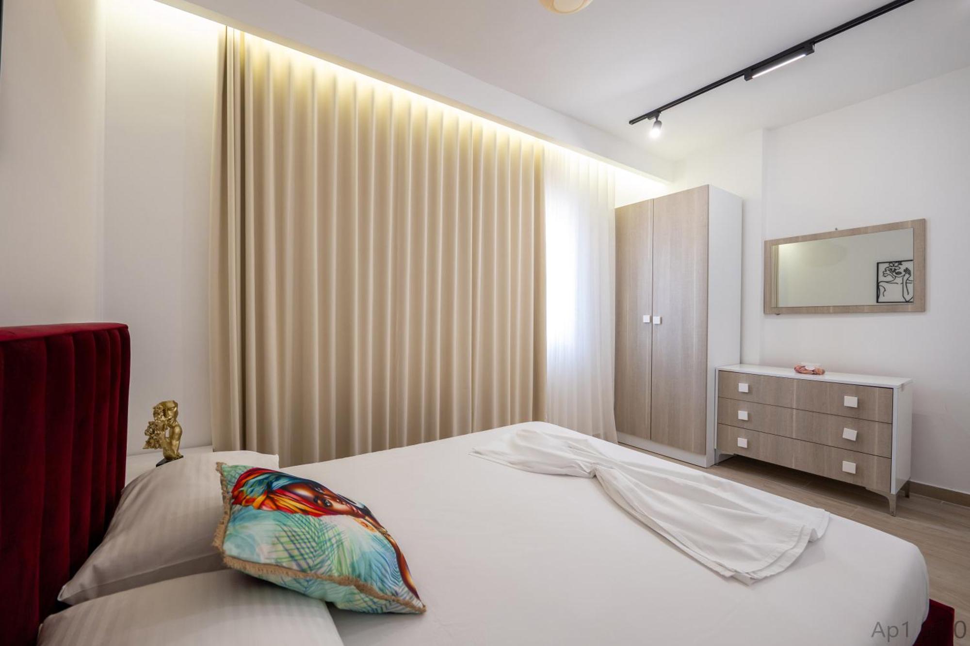 Al Mare Rooms Sarandë Esterno foto