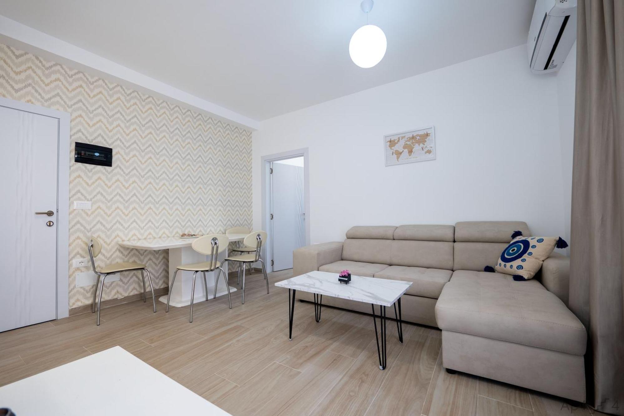 Al Mare Rooms Sarandë Esterno foto