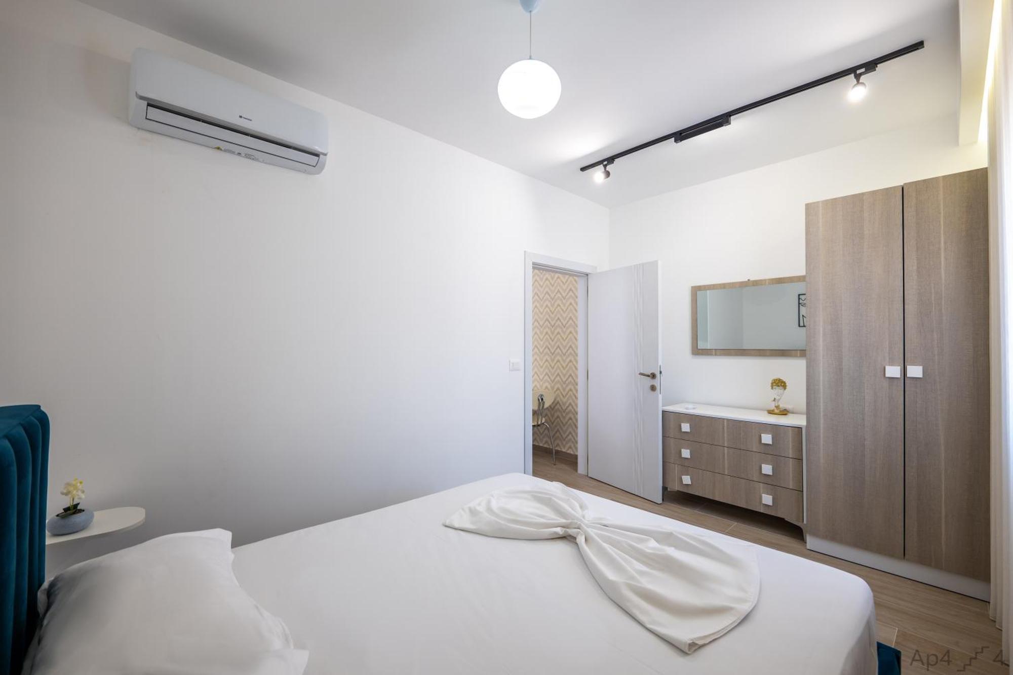 Al Mare Rooms Sarandë Esterno foto